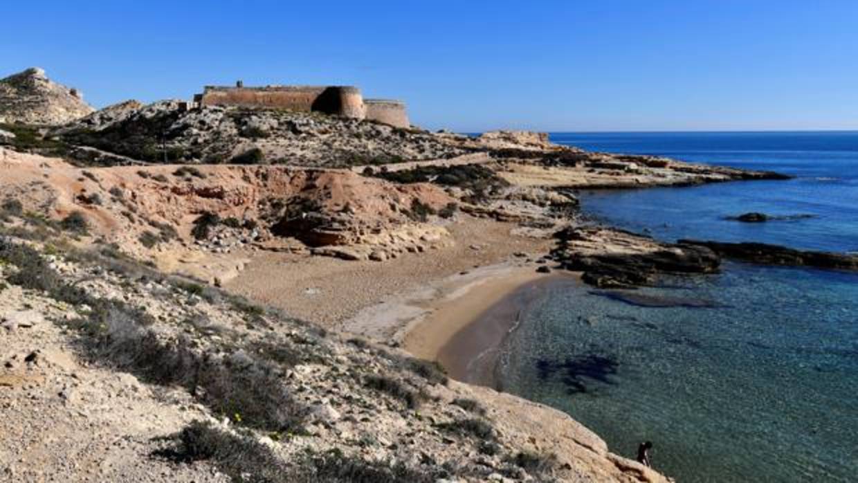 Batería militar de San Ramón, en pleno parque natural Cabo de Gata-Níjar