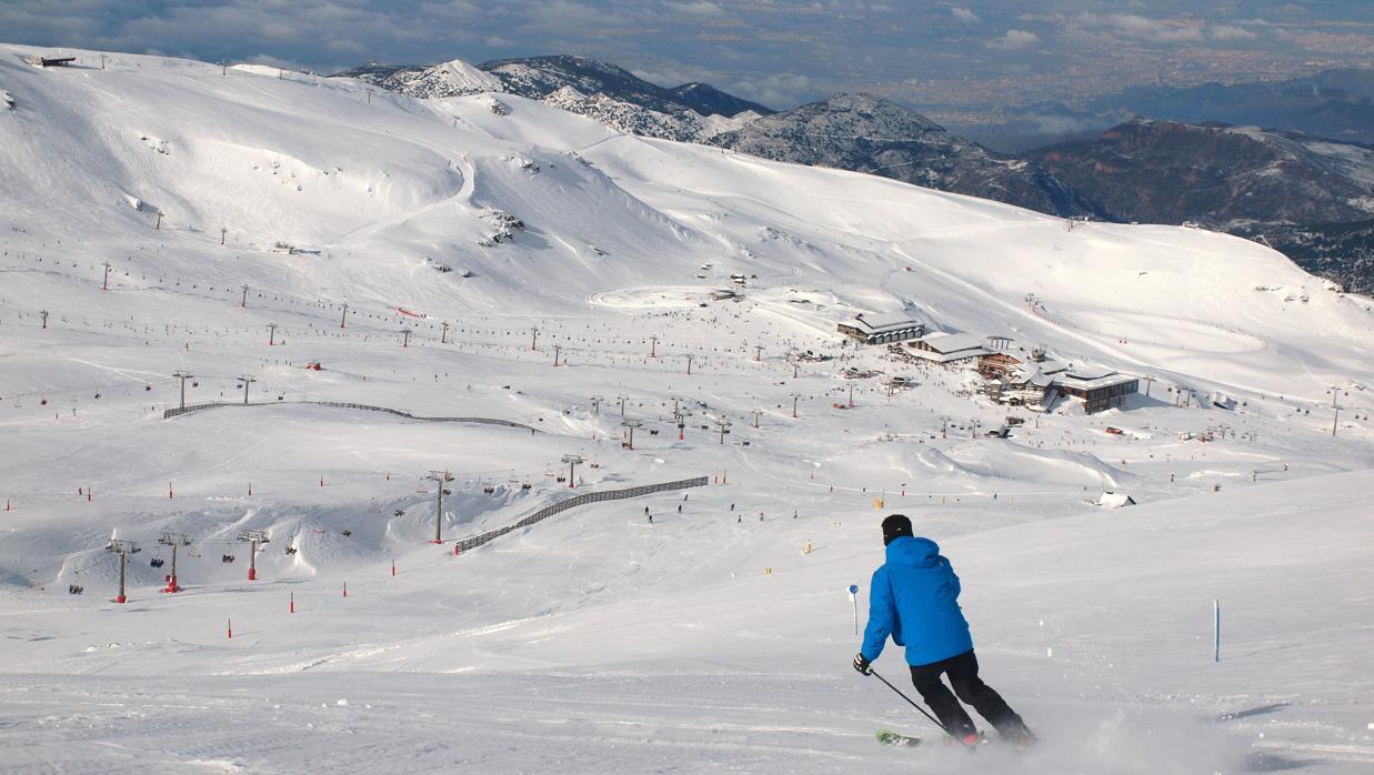 Las estaciones de esquí ofrecen este fin de semana 1.100 kilómetros de pistas
