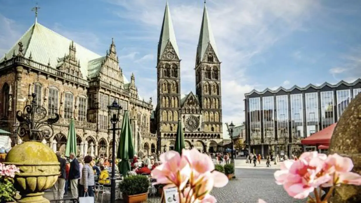 Plaza del Mercado de Bremen, con la espectacular fachada de la catedral