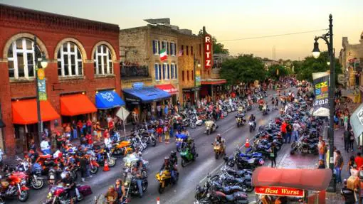 El centro de Austin durante la carretera de motocicletas Republic of Texas