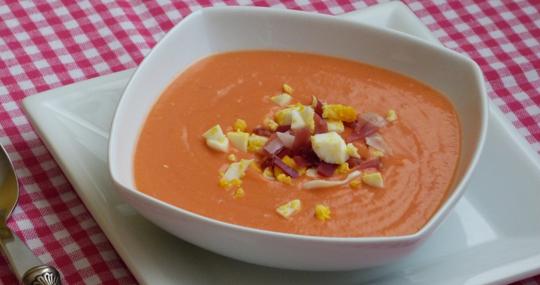 Poco a poco va desapareciendo el gazpacho tradicional de nuestros restaurantes sustituido por diversas variantes que van desde el de cerezas hasta el de sandía