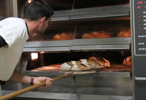 Fotografía facilitada por el restaurante Fogar do Santiso, en Teo (La Coruña), de su propia panadería, donde trabajan con cereales antiguos que muelen en un molino de piedra