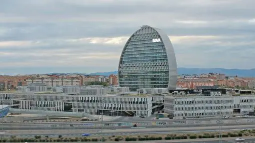 Cinco edificios de arquitectura moderna que debes conocer en Madrid