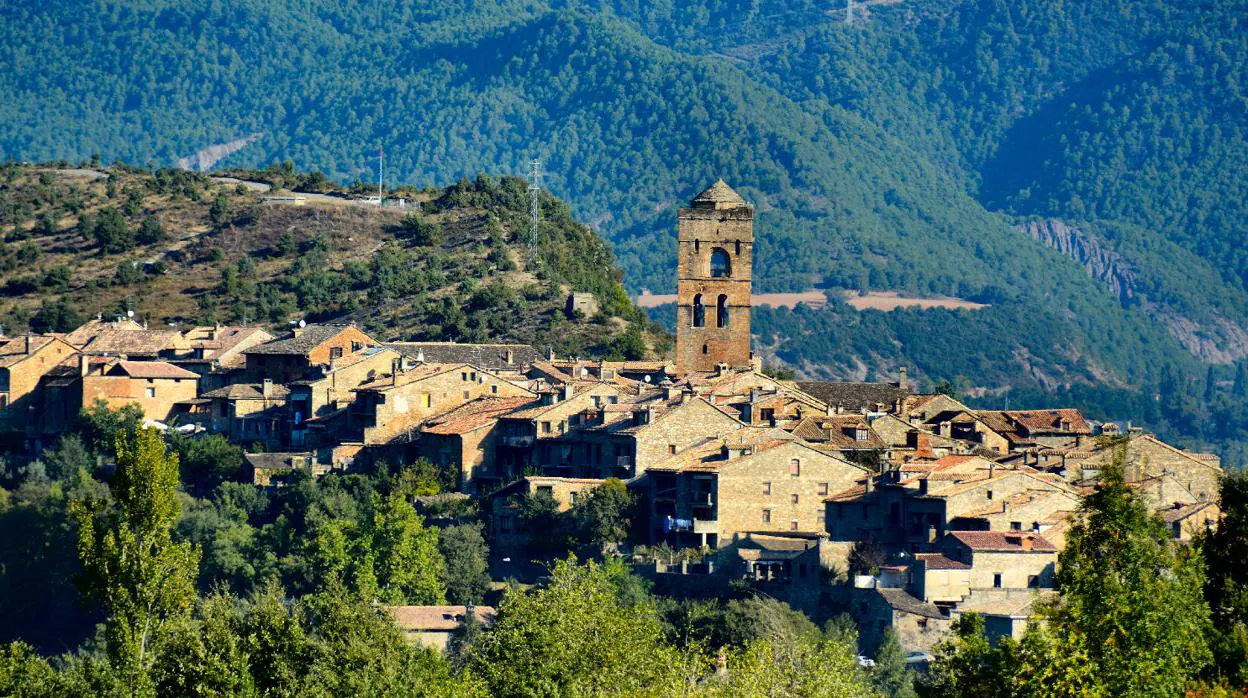 Aínsa, en las estribaciones del Pirineo Aragonés