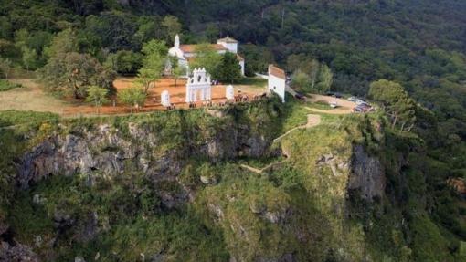 Ermita de la Reina de los Ángeles, en la Peña de Arias Montano