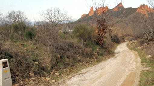 Camino de Santiago de Invierno con Las Médulas al fondo