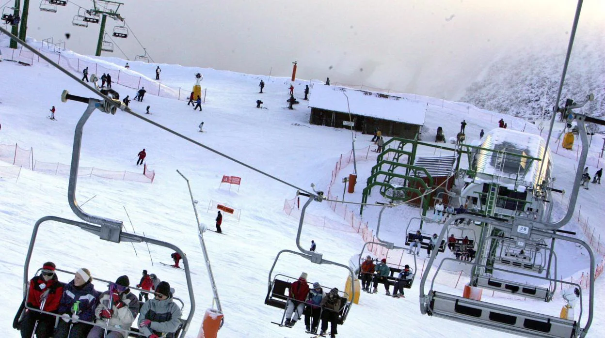 Más de una veintena de estaciones de esquí españolas seguirán abiertas este fin de semana