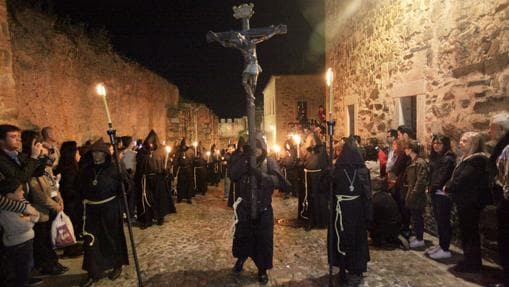 Cofradía del Cristo Negro, el Miércoles Santo en Cáceres