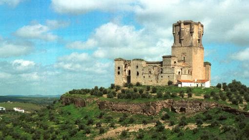 Panorámica del castillo de Belalcázar, conocido como castillo de Gahete o castillo de Gafiq o de los Sotomayor y Zúñiga