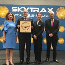 Luis Gallego, presidente de Iberia, recibe el premio de Skytrax