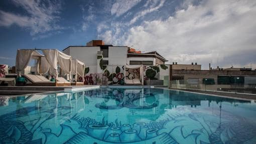 La piscina del NYX Hotel Madrid