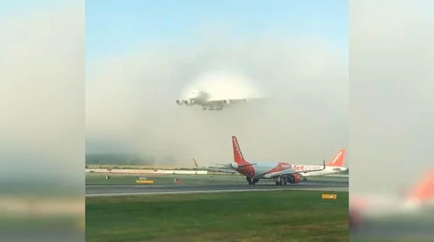 Un vídeo espectacular muestra el aterrizaje entre la niebla de un Airbus A380