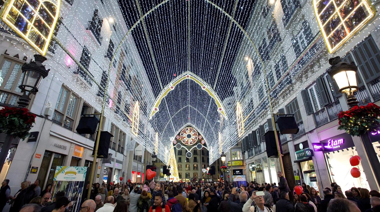 La calle Larios de Málaga, iluminada en Navidad