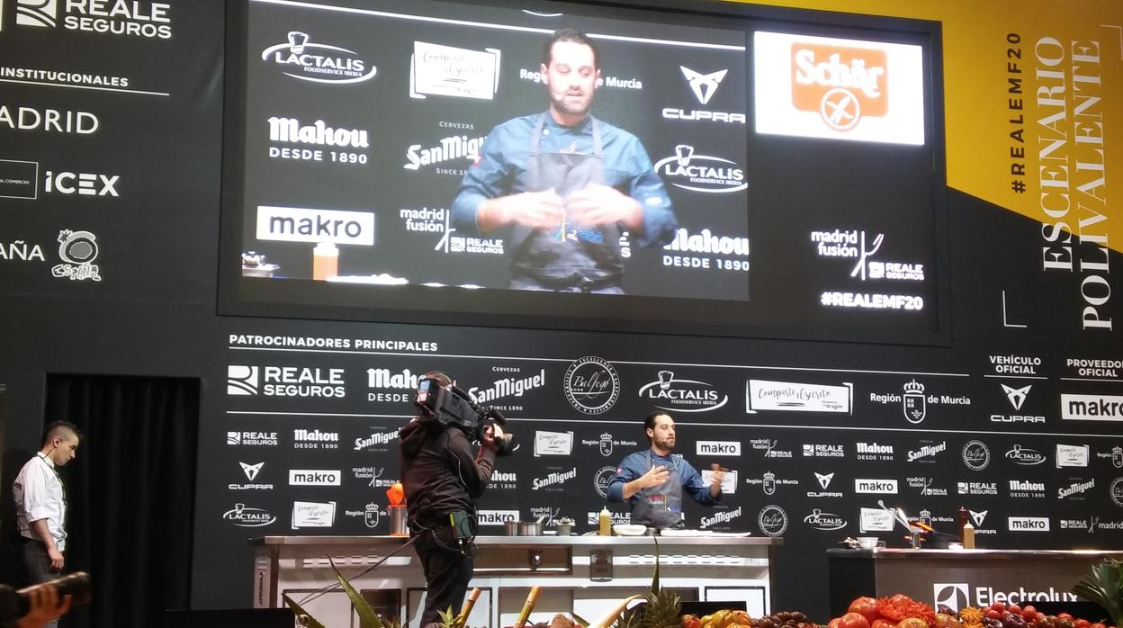 Fran Vicente, cocinero de El Sainete, durante la ponencia «Vida sin gluten»