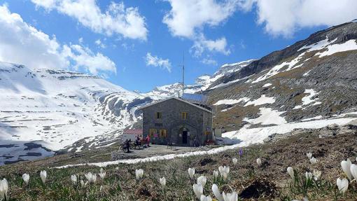 Cinco refugios que te animarán a subir a la montaña