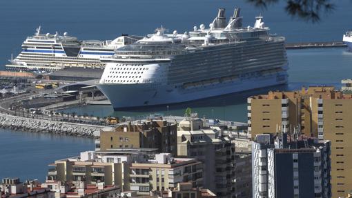 Cruceros en el puerto de Málaga