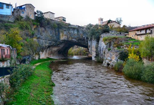 Río Nela, en Puentedey