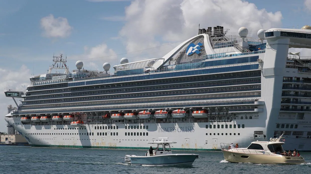 Un barco de Princess Cruises, una de las compañías que han suspendido sus operaciones hasta mayo