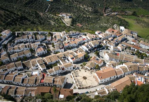 Vista aérea de la localidad gaditana de Zahara de la Sierra