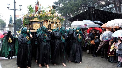 Cofradía de los Dolores, una de las cofradías de la Semana Santa de Ferrol, en 2018