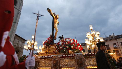 Procesión del Santo Entierro por las calles de Palencia