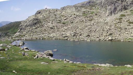 Lagos, lagunas y embalses de España para organizar unas vacaciones cercanas y baratas