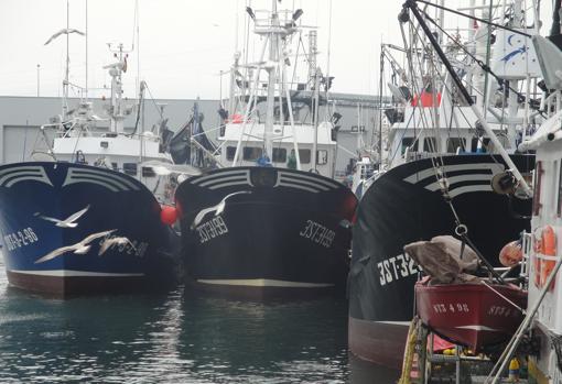 Barcos en el puerto de Santoña