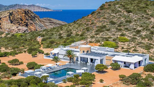 Una isla privada a menos de un kilómetro de Ibiza: un refugio seguro y caro contra el covid-19