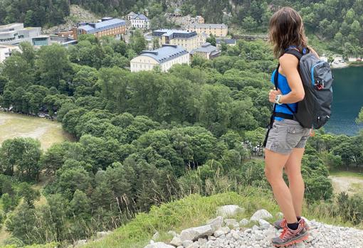 Senderismo con vistas al Balneario de Panticosa