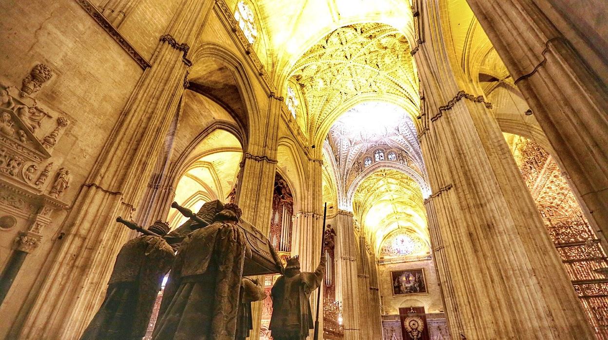 Sepultura de Cristóbal Colón en la catedral de Sevilla