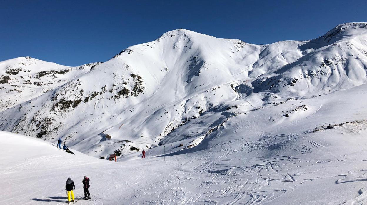 La estación de Boí Taüll es la más alta del Pirineo, con 2.751 m de cota máxima y 2.20 de cota mínima