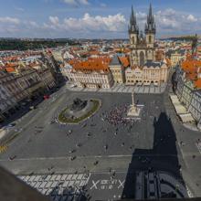 Nueva columna mariana en la Plaza de la Ciudad Vieja de Praga