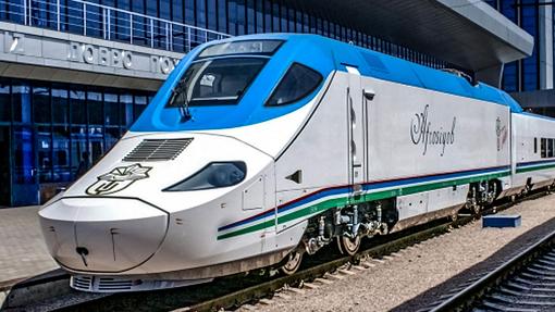 Uno de los trenes españoles que circula en Uzbekistán