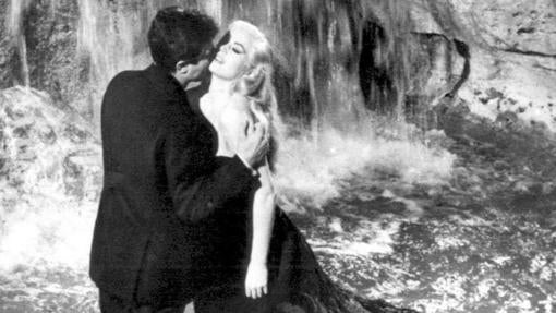 Anita Ekberg en la fontana de Trevi