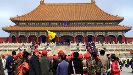 Turistas frente al Palacio de la Armonía Suprema