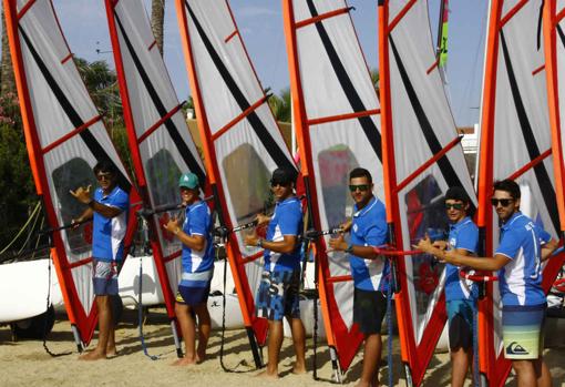 Escuela de windsurf en Almería