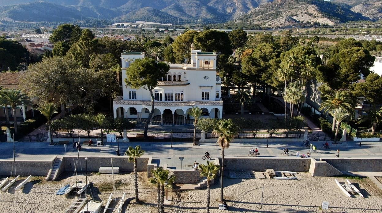 Villa Elisa, junto al arenal de Benicasim