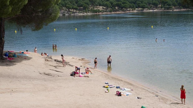 Así es la única playa fluvial de Madrid donde por ahora está permitido el baño