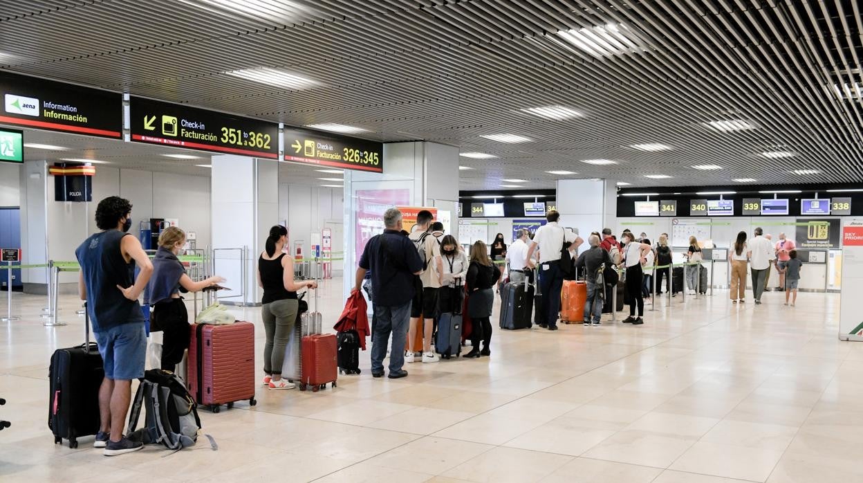 Pasajeros en la terminal T1 del Aeropuerto Adolfo Suárez Madrid-Barajas el 2 de julio