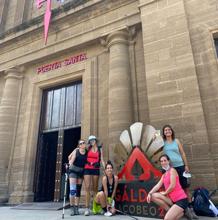 Un grupo de peregrinas al final del camino, en Gáldar