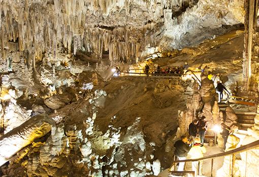 Interior de las Cuevas de Nerja