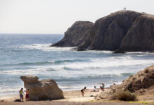 Peñón que le da nombre a la localidad Isleta del Moro