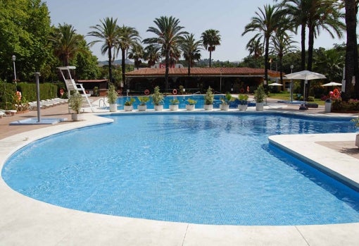 Piscina del camping Marbella Playa