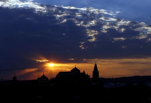 Atardecer con la Mezquita Catedral de fondo