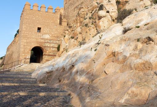 Puerta de acceso principal a la Alcazaba de Almería.