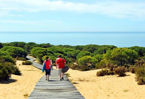 Los cuatro acantilados más impresionantes de la costa andaluza