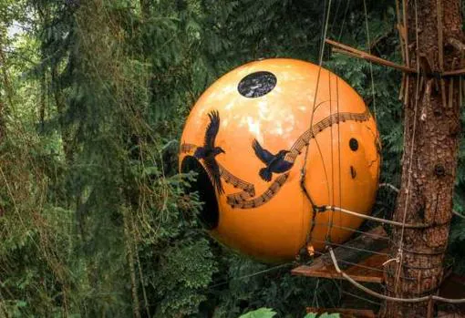 Imagen de una de las cápsulas del resort Free Spirit Spheres