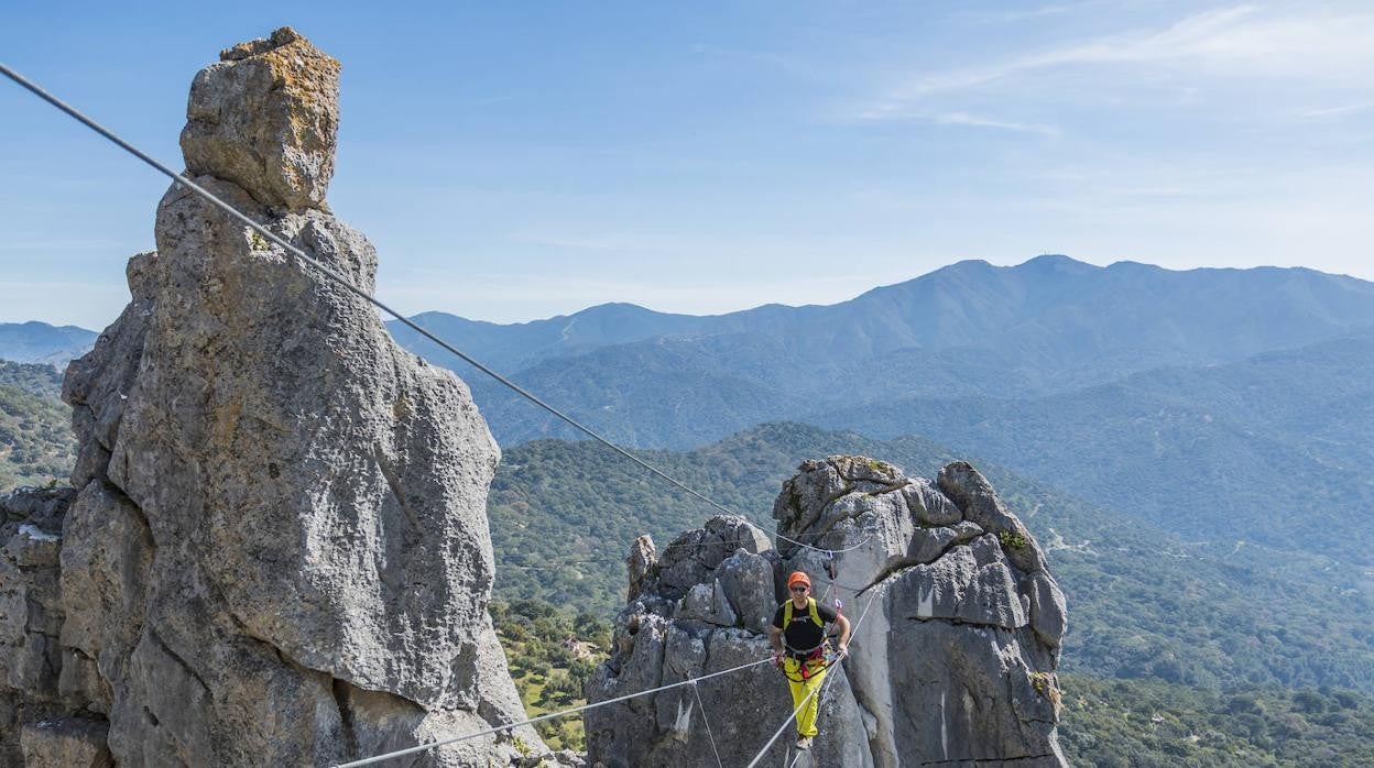 Las vías ferratas alternan el senderismo con la escalada