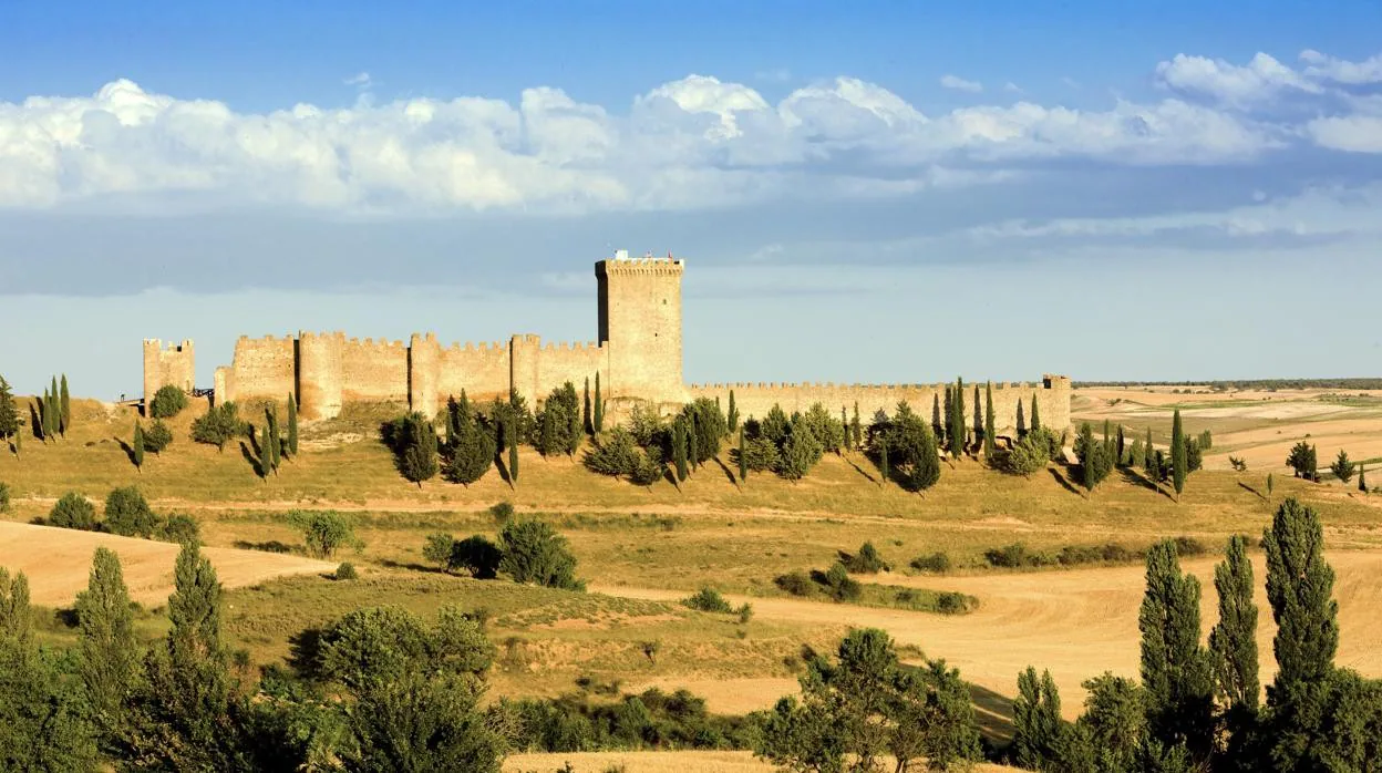 Castillos de la Ribera del Duero para una ruta. En la imagen el castillo de Peñaranda de Duero