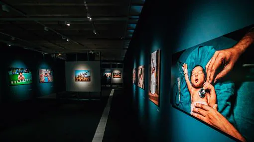 Imagen de la exposición ICONS situada en el COAM
